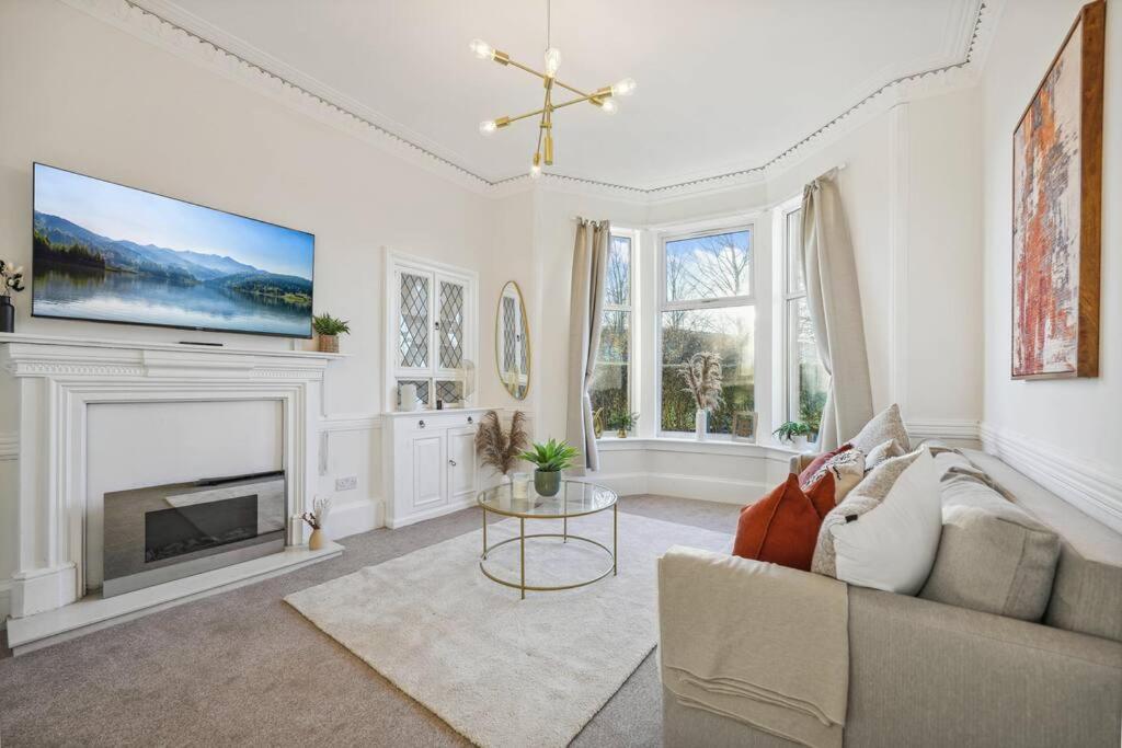 Large Terraced With Parking Holiday home Glasgow