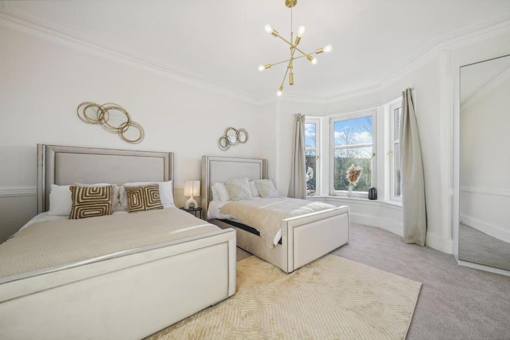Large Terraced With Parking Holiday home *